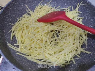 清炒土豆丝的做法步骤：4
