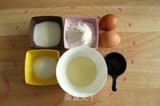 迷你酸奶烫面戚风杯子蛋糕的做法步骤：1