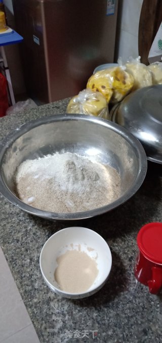 荞麦馒头的做法步骤：1