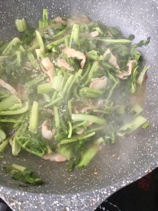 猪肉苔菜炖粉条的做法步骤：12