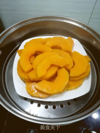 南瓜牛角包的做法步骤：1