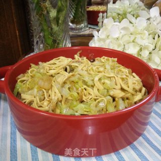豆皮炒包菜丝的做法步骤：7