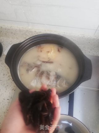 砂锅鲫鱼汤的做法步骤：4