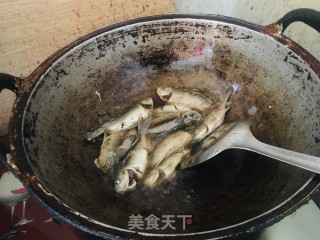 奶白鲫鱼汤的做法步骤：2
