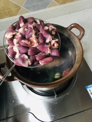 卤鸭心的做法步骤：6