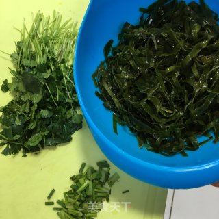 香菜海带丝汤的做法步骤：1