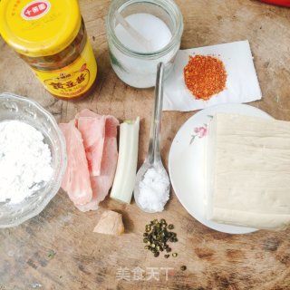麻辣豆腐的做法步骤：1