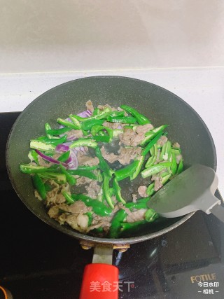 辣椒炒牛肉的做法步骤：5