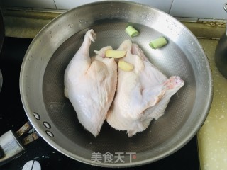 白卤鸭的做法步骤：1