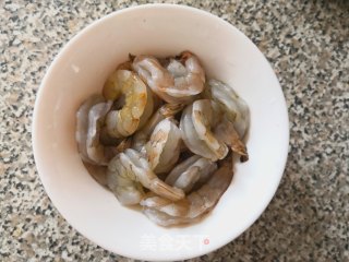 咖喱虾仁焗面的做法步骤：1