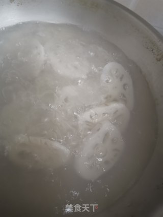 葱油藕片的做法步骤：2