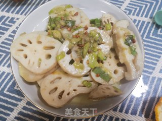葱油藕片的做法步骤：7