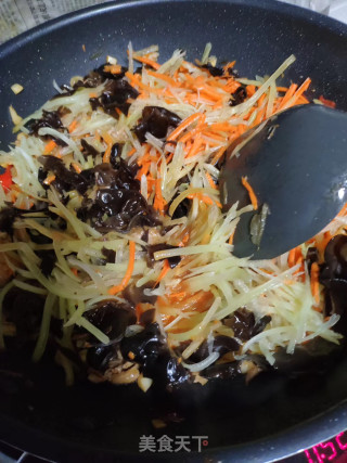鱼香肉丝的做法步骤：6