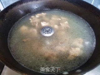 番茄土豆排骨汤（营养美味的滋补汤）的做法步骤：5