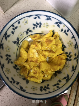 菠萝炒饭的做法步骤：2