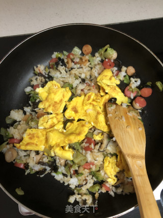 菠萝炒饭的做法步骤：5