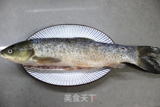 啤酒炖草鱼的做法步骤：1