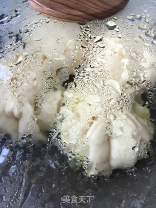 煎牛奶米面葱香花卷的做法步骤：23