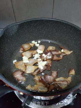 芦蒿炒腊肉的做法步骤：6