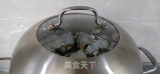 蒜蓉粉丝蒸生蚝的做法步骤：5