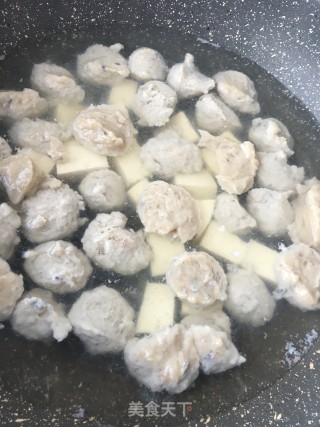 豆腐鱼丸汤的做法步骤：25