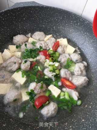 豆腐鱼丸汤的做法步骤：32