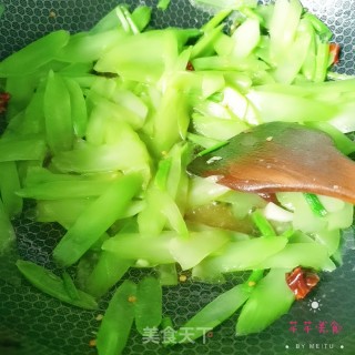 素炒莴笋的做法步骤：5