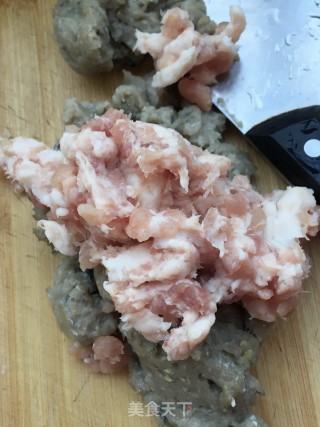 荠菜鱼丸面的做法步骤：7