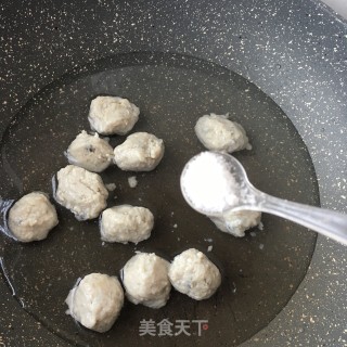 荠菜鱼丸面的做法步骤：18