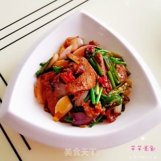蒜苔洋葱炒酱牛肉的做法步骤：8