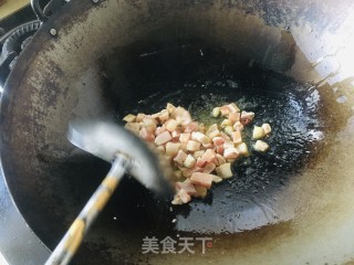 萝卜干炒肉丁的做法步骤：4