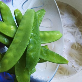 荷兰豆煎蛋面的做法步骤：5