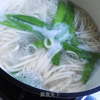 荷兰豆煎蛋面的做法步骤：7