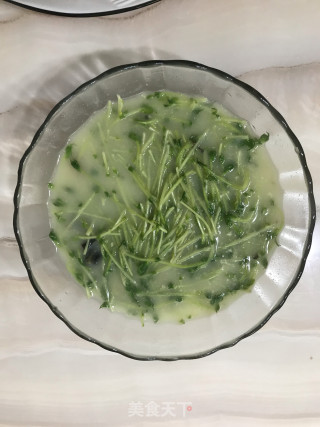 皮蛋豆苗的做法步骤：7