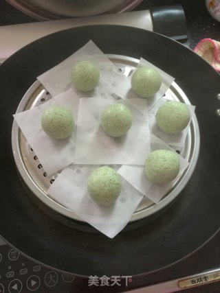 咸蛋黄肉松馅艾草青团的做法步骤：22