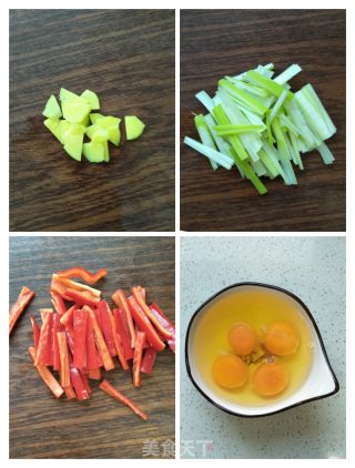 芦笋尖椒炒鸡蛋的做法步骤：3