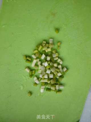蒜薹紫菜汤饺的做法步骤：2