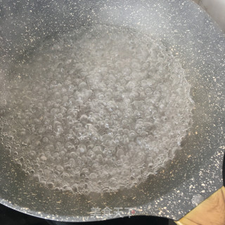 家常菠菜梗炒肉的做法步骤：5