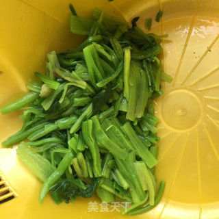 家常菠菜梗炒肉的做法步骤：9