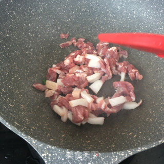 家常菠菜梗炒肉的做法步骤：13