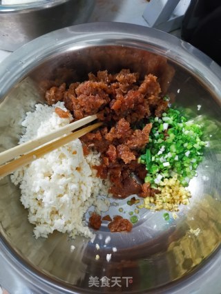 荸荠鲜肉水饺的做法步骤：3