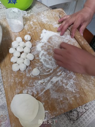 荸荠鲜肉水饺的做法步骤：6