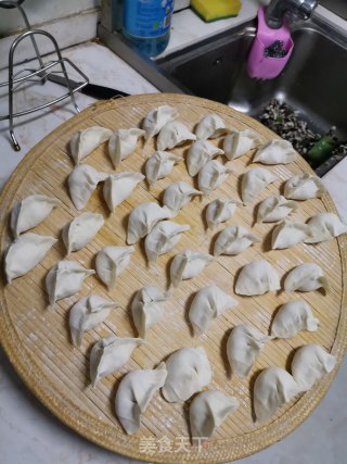 荸荠鲜肉水饺的做法步骤：8