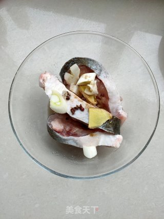 老干妈蒸鲢鱼的做法步骤：4