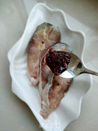 老干妈蒸鲢鱼的做法步骤：7