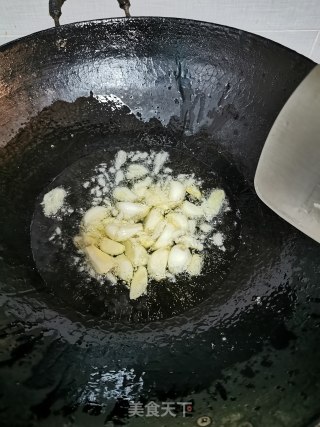 啤酒焖青蛙的做法步骤：2