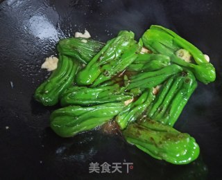糖醋虎皮青椒的做法步骤：5