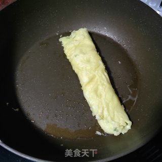 鱼松鸡蛋卷的做法步骤：3