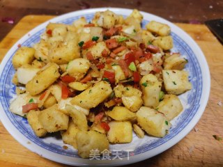 炒馒头丁的做法步骤：5