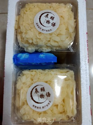 红枣银耳莲子羹的做法步骤：1